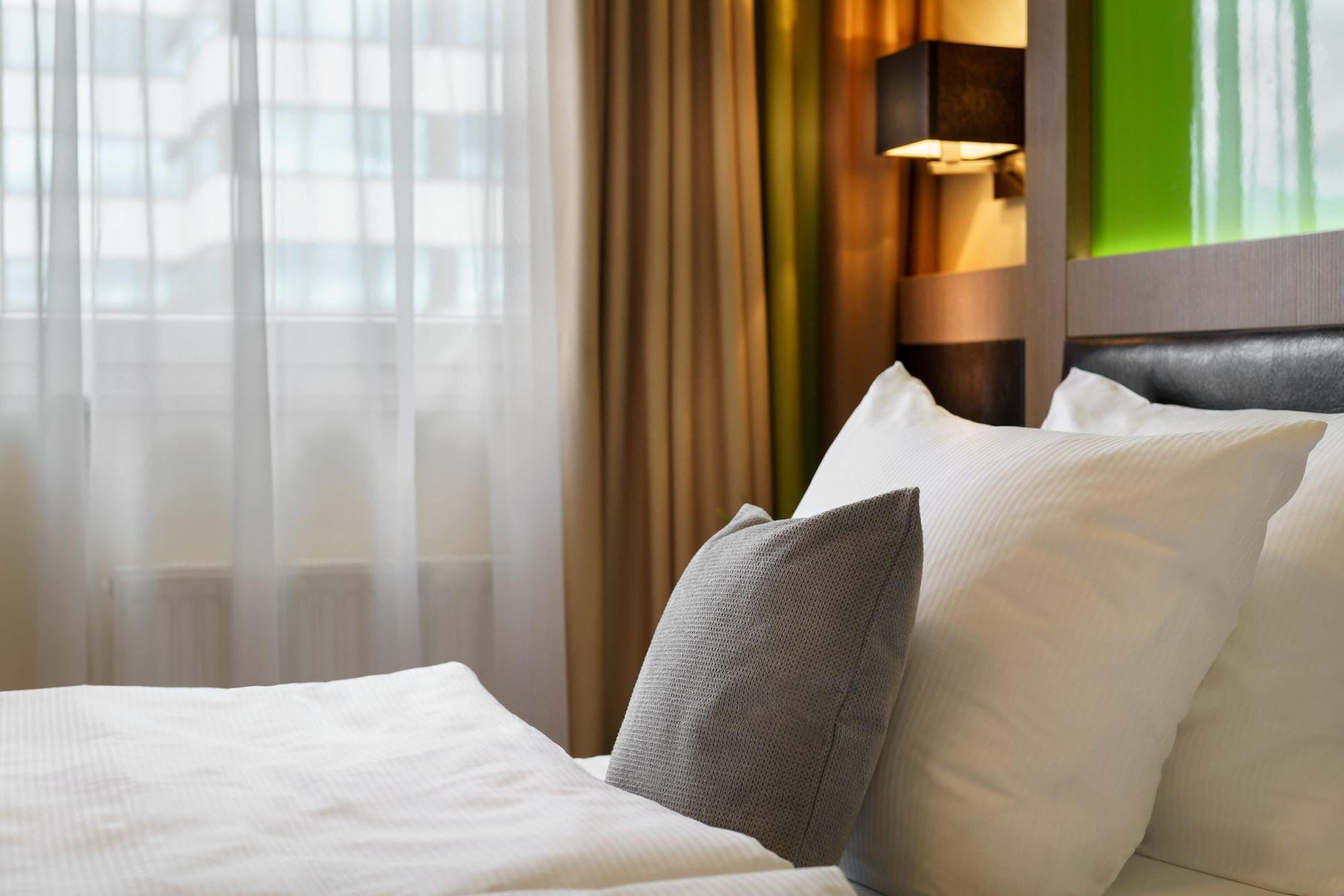 Holiday Inn - The Niu, Fusion Hamburg St. Georg By Ihg Exterior foto