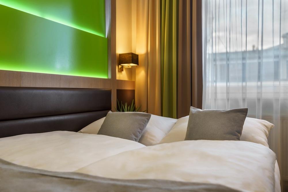 Holiday Inn - The Niu, Fusion Hamburg St. Georg By Ihg Exterior foto